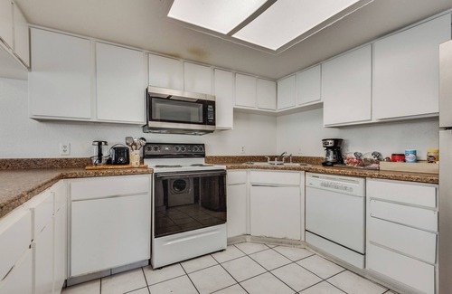 Las Vegas House | Entire Townhouse/2BD/2 King Exclusively/12min to Strip