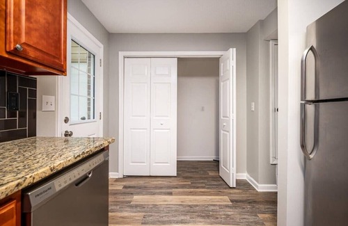 Norcross House | Entire Townhouse Cozy 2B2B
