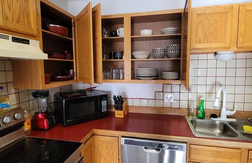 West Wendover Condo | Entire Townhouse 1 Car Garage +Jacuzzi
