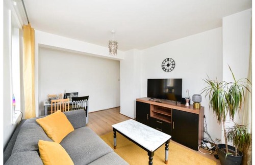 Canonbury Apartment | Entire Two Bedroom Flat in the heart of Greater London