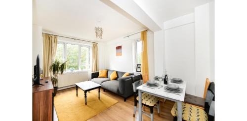 Canonbury Apartment | Entire Two Bedroom Flat in the heart of Greater London