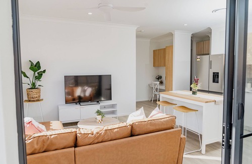 Terranora Apartment | Entire unit 11 kms to Goldcoast Airport for family holidays 2 rooms 4KS beds