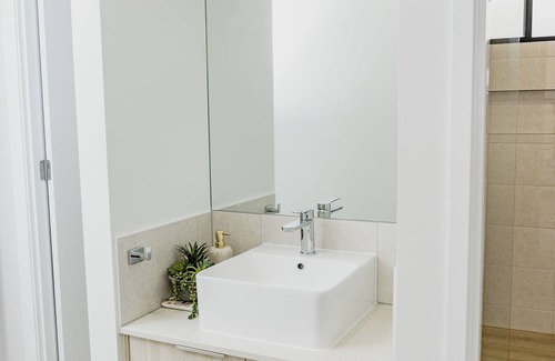 Terranora Apartment | Entire unit 11 kms to Goldcoast Airport for family holidays 2 rooms 4KS beds