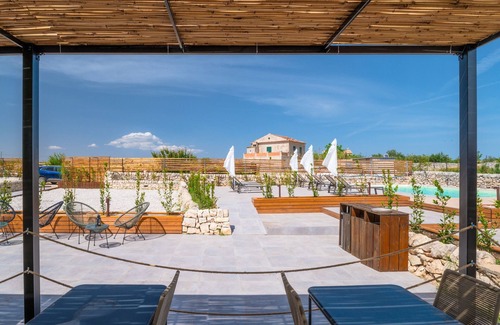 Tresauro House | Entire vacation home with private pool suitable for 10 people