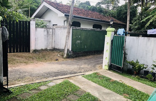 Dodanduwa Villa | Entire Villa Skp 2 Rooms Near Narigama Beach 15minu galle fort ,10 min thiranaga