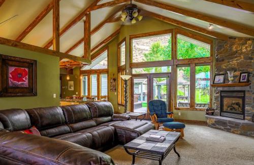 Baker City House | Entire Wunder Mine Estate Sleeps 20 Hot Tub Outdoor Kitchen Firepit
