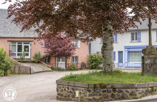 Vernines House | Entre Lacs et Volcans