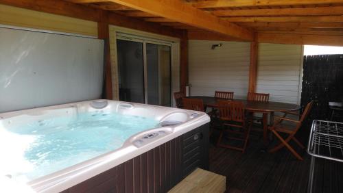 Tour-en-Sologne House | ENTRE LOIRE ET CHER "Les Bruyères" Gîte & SPA Privatif