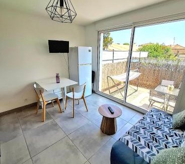 Poussan Apartment | Entre Terre et Mer, logement cosy