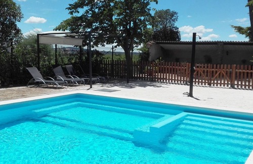 Salas Bajas Cottage | Entreviñedos del Somontano, ideal for families and groups of friends with pool!