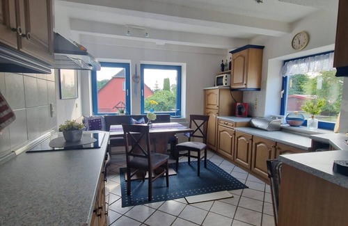 Jesendorf Apartment | Entspannter Familienurlaub im Gemütlichen Ferien-doppelhaus mit Seeblick