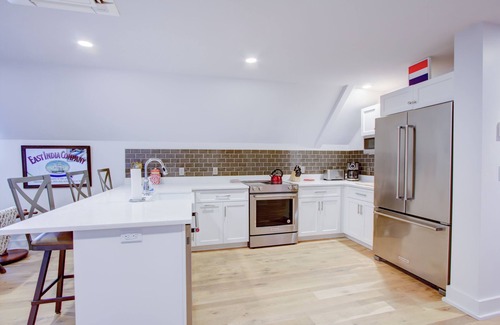 Charleston Historic District Condo | Enviable Location Blending Charm and Comfort