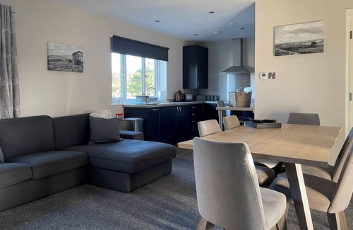 Skipton Cottage | Enviable location within the golf course.