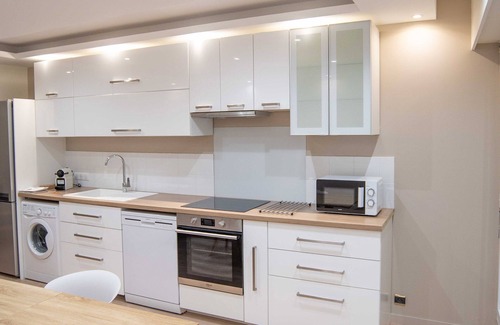 La Demi - Lune Apartment | Envie Lyonnaise Location ★ 10 persons ★ Terrace