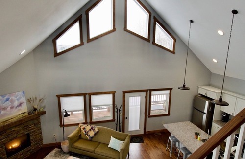 Chippewa Falls Other | Envisage Retreat: Cozy 2nd-Floor 'Coach House' Lodge for Serenity & Rejuvenation