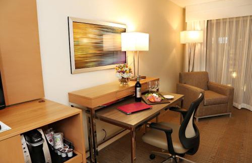 Mansfield Hotel | enVision Hotel & Conference Center Mansfield-Foxboro
