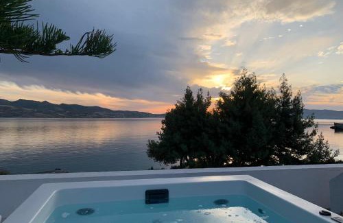 Apollonia House | Eos Milos House