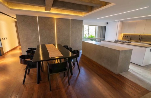 Las Lomas I Apartment | |EP| Elegant PH w/Rooftop, BBQ,AC & Office