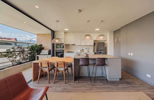 Lalinde Apartment | |EP| Spacious Apt W/Desk, Balcony, pool/Views