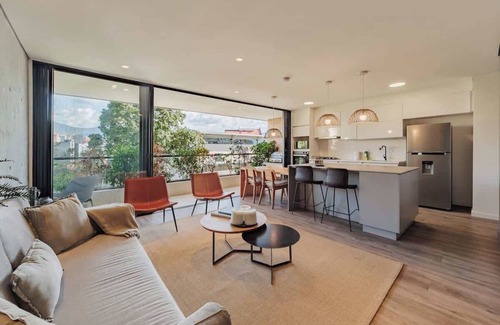 Lalinde Apartment | |EP| Spacious Apt W/Desk, Balcony, pool/Views