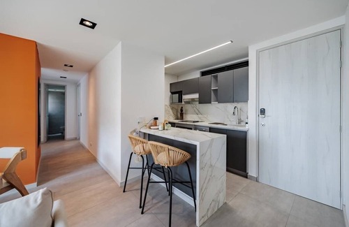 Castropol Apartment | |EP| Spacious Apt W/Gym, Balcony, AC, Dryer