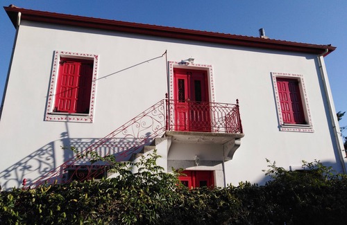 Horto Apartment | Epavli Sofia 1st floor apartment 30 metres from the sea