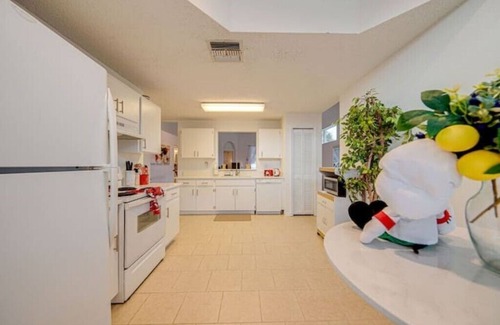 Lindfields House | Epcot themed, near disney, private pool and sunset view