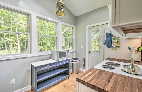 Ephraim Cottage | Ephraim Home w/Yard - Walk to Lake Michigan!