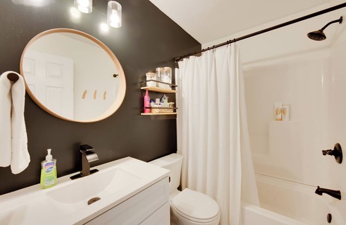 Ephrata House | Ephrata Rental Townhome w/ Balcony!