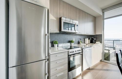 Old Town Apartment | Epic 2BR Condo w/Panoramic CN Tower/City View