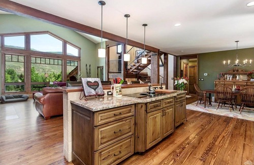 Eagle-Vail House | Epic 4BR Home w/new Jacuzzi, Minutes From BC/Vail Ski Resorts
