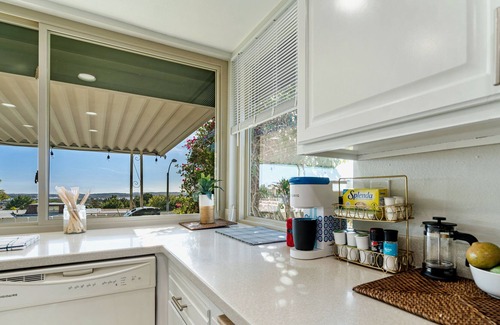 Bay Ho House | EPIC bay views close to beaches!!