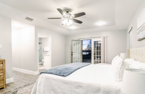 Rowlett House | Epic Lakehouse Stunning Sunsets