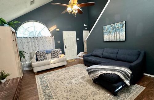 Ederville House | Epic Location Cool Pool, 6Flags, Rangers, Cowboys