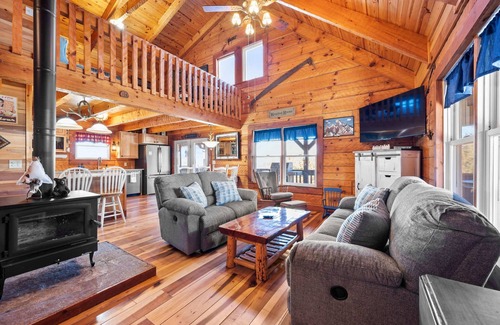Williamstown House | Epic Log Home - Near Ark