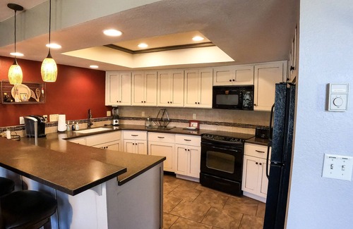 Purgatory Condo | Epic Mountain Views! End Unit! 2 Miles North of Purgatory! Heated Pool !