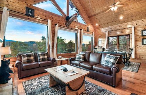 Gatlinburg - Pigeon Forge House | Epic Mountain Views, Hot Tub, Game Room, Sleeps 10