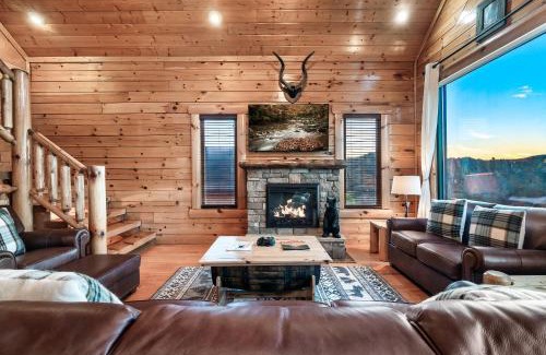 Gatlinburg - Pigeon Forge House | Epic Mountain Views, Hot Tub, Game Room, Sleeps 10