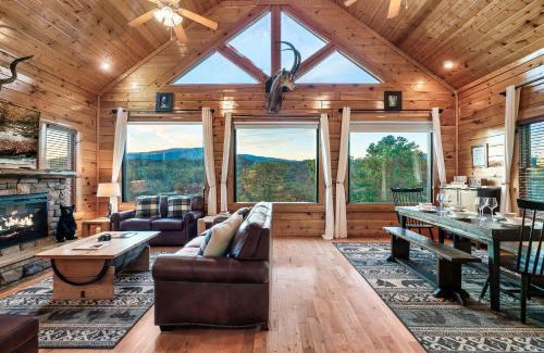 Gatlinburg - Pigeon Forge House | Epic Mountain Views, Hot Tub, Game Room, Sleeps 10