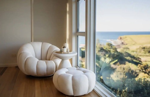 Kiama Heights House | Epic Ocean Farm View House with Japanese Bath
