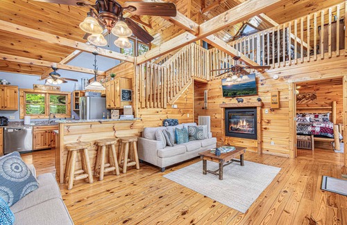 Cosby Cabin | EPIC Outdoor Adventure Park*HotTub*FirePit*Secluded