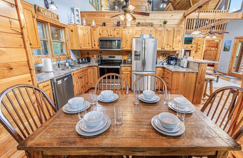 Cosby Cabin | EPIC Outdoor Adventure Park*HotTub*FirePit*Secluded