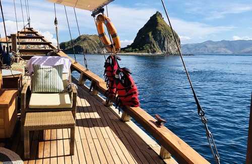 Labuan Bajo Boat Rental | Epic Sails Around Flores Sea!