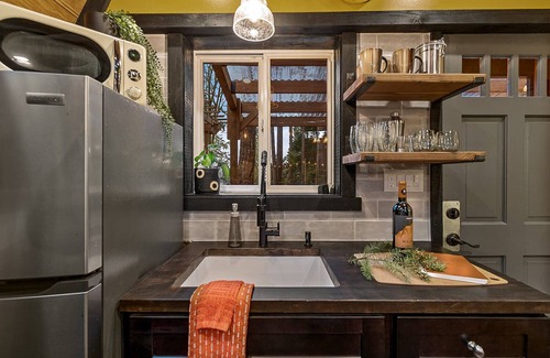 Jordan Road-Canyon Creek House | Epic view A-frame - Hot-tub, Firepit & Fireplace
