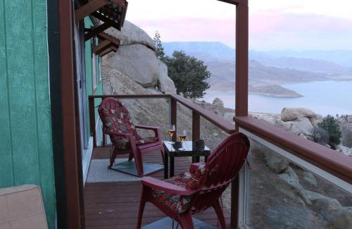 Wofford Heights Ski Chalet | Epic View Hot tub National forest