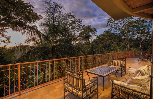 Valle Pura Vida House | Epic Wildlife, Jungle & Ocean View! Near Manuel Antonio Park - Rainforest Estate