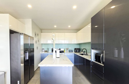 Miradero House | EpicView Casita - King Bed & Queen Bed - AC - High Speed WiFi - 65" Smart TV