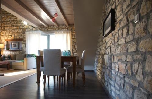Pogoni Apartment | Epirus Stone Suites