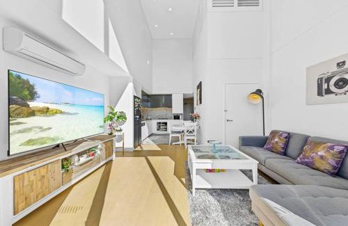 Epping Apartment | Epping Sunlit Luxury Loft - 2Beds & High Ceilings