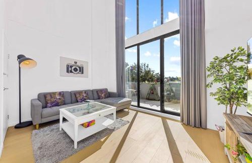 Epping Apartment | Epping Sunlit Luxury Loft - 2Beds & High Ceilings
